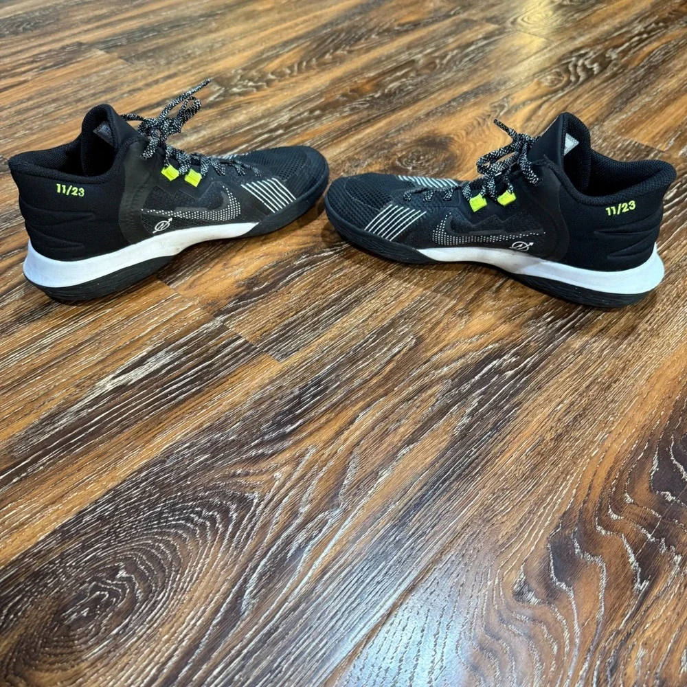 Nike Size 6Y Kyrie Flytrap 5 Kids Basketball Shoes Black White Volt DD0340-002